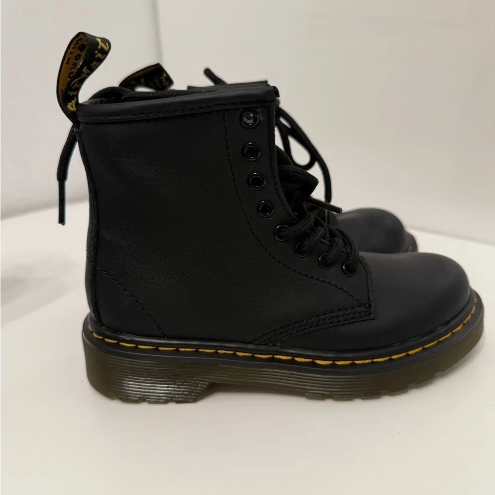 DR. Martens JUNIOR 1460 SOFTY T LEATHER LACE UP BOOTS Size 12